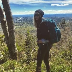 Meet your Posher, Caitlin